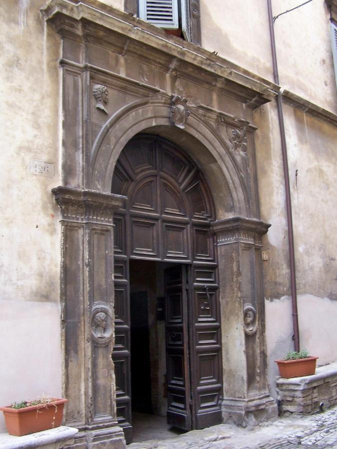 Palazzo Valenti - Camere In Palazzo Rinascimentale Trevi Eksteriør bilde